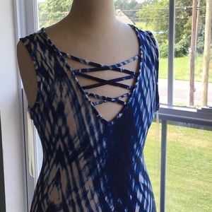 BEAUTIFUL DECREE dress!